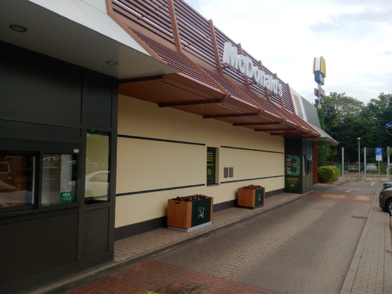 Fasáda MCDonalds Praha